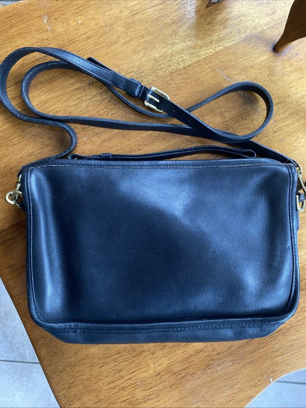 COACH VTG #9968 Mitchell Zip Leather Crossbody Bag, 90s USA - Black